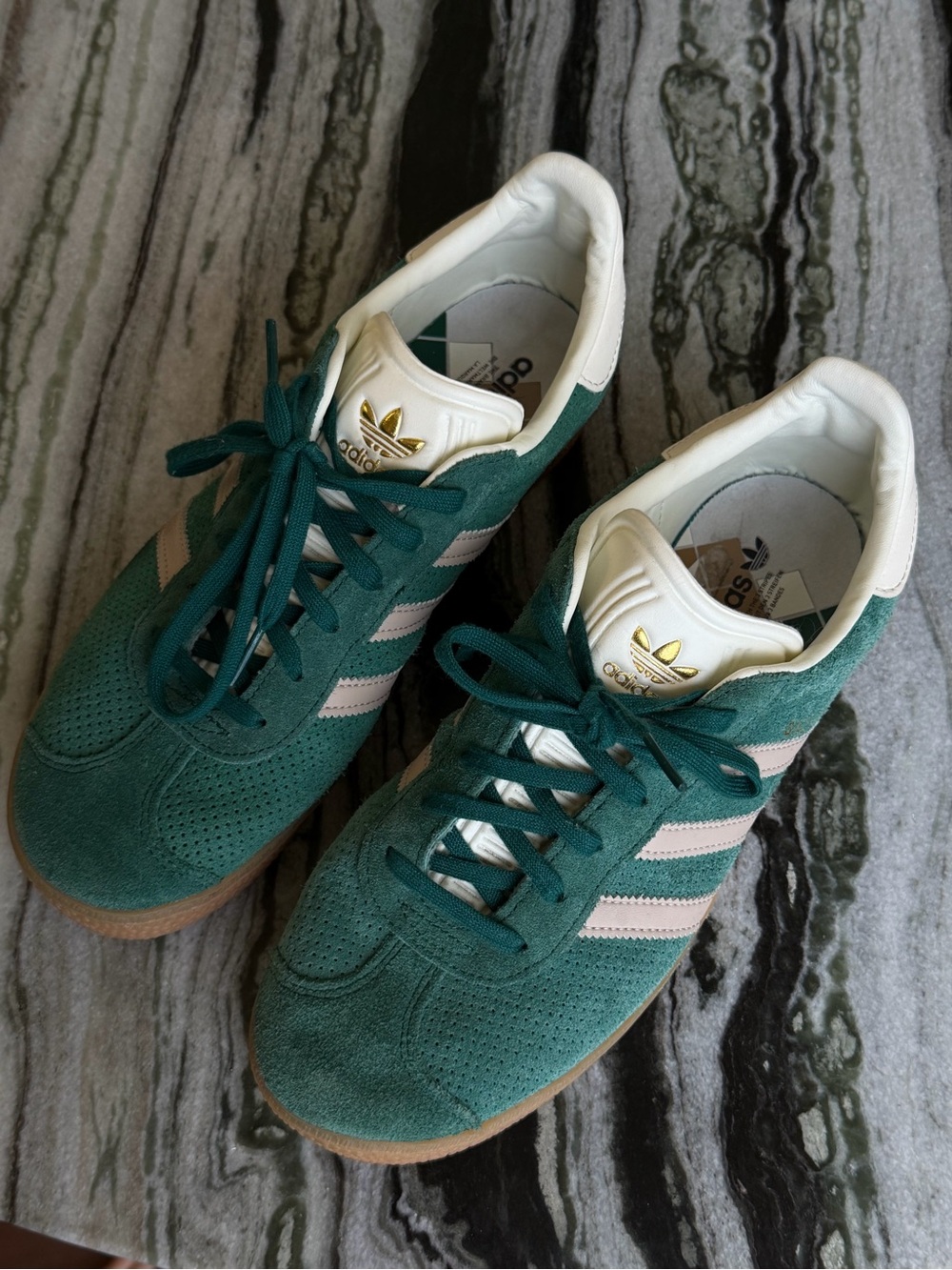 Adidas gazelle Green Suede Samba Sneakers